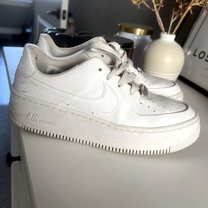 Nike Air Force 1 Sage Low Platform